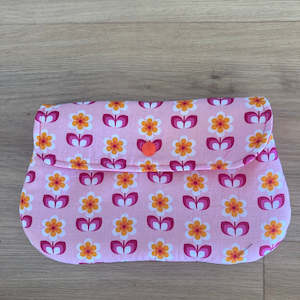 Pink floral pouch - Collections – bee Moore