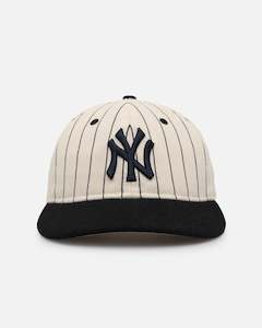 New Era New York Yankees 9FIFTY Retro Crown Strapback Off White/Black