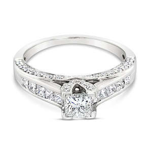 18Ct White Gold Princess Cut Diamond Ring