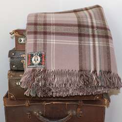 Linen - household: Exceptional Onehunga Woollen Mills CAR RUG Collectible Wool Blanket with Wahine Label