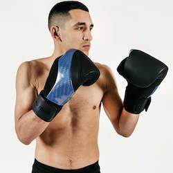 Sporting equipment: 21351Q SPARRING LEATHER BOXING GLOVES QS