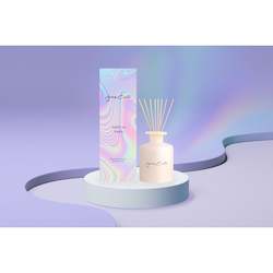 Fashion design: PARTY IN PARIS TRIPLE SCENTED REED DIFFUSER