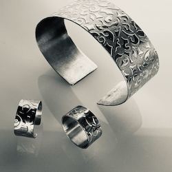 Kowhaiwhai: Kowhaiwhai silver long pattern cuff bracelet