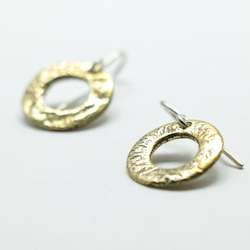Jewellery: Reticulated Brass PÄ«rori earrings