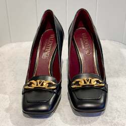 Valentino Garavani VLogo Pumps - SIZE 39