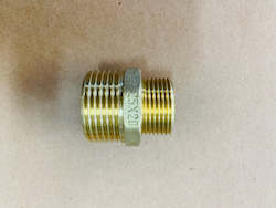 Plumbing goods wholesaling: [B216] Brass Male 20mm/ male 25mm reducer