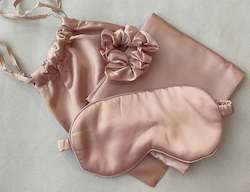 Household linen wholesaling: Silk Gift Set - Light Pink