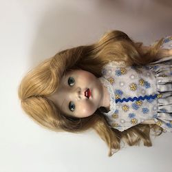 Dolls Wigs: Long Layered Doll Wig